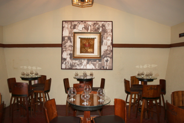 Tasting room in the factory of Flor de Caña.