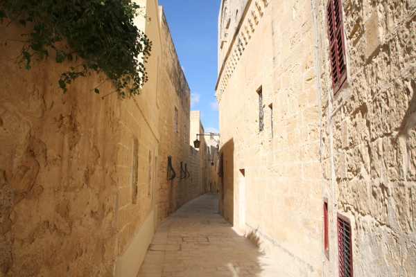 Narrow alley in Mdina.